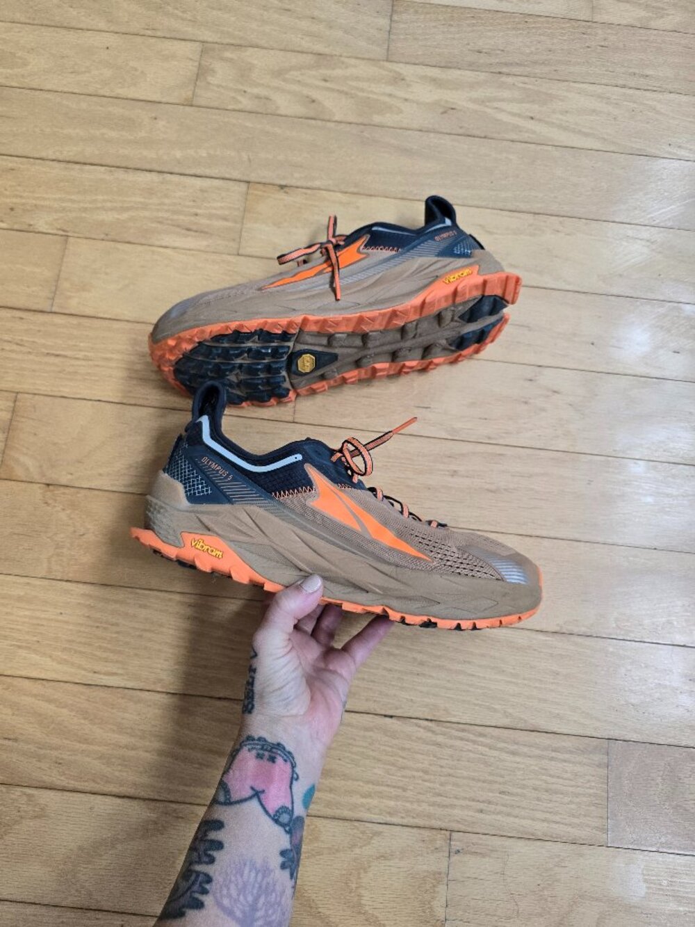 Altra | Olympus 5 trail brown gorpcore Vibram sole sneakers | MENS 10.5